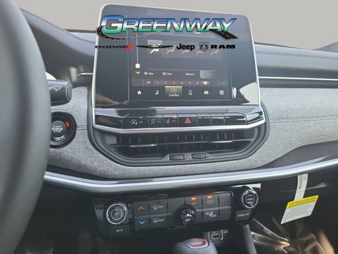 New 2026 Jeep Compass Latitude image 19