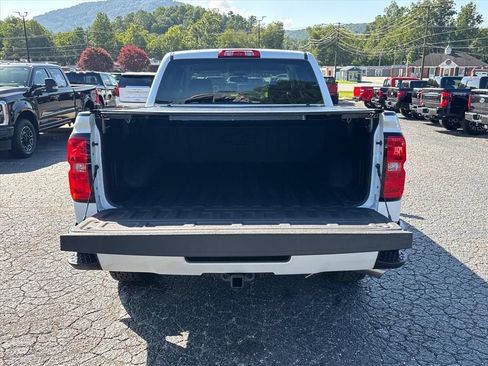 Used 2018 Chevrolet Silverado 1500 LT w/ All Star Edition AWD/4WD image 7