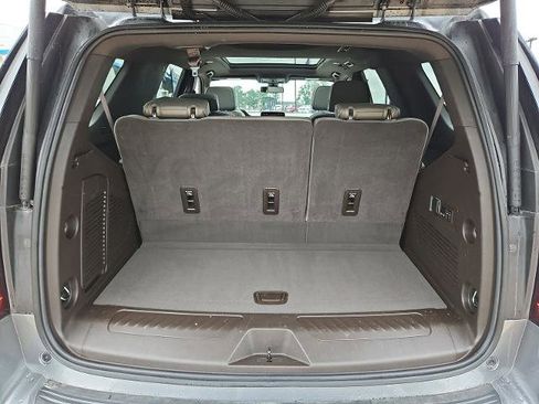 Used 2022 GMC Yukon SLT w/ SLT Luxury Package RWD image 26