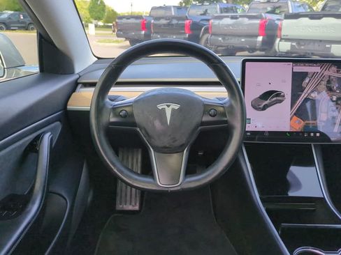 Used 2018 Tesla Model 3 RWD image 15