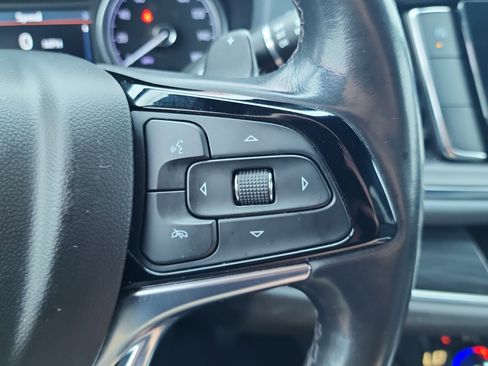 Used 2023 Buick Enclave Essence image 22