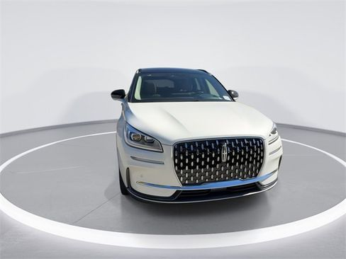 New 2026 Lincoln Corsair Reserve image 3