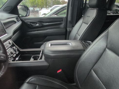 Used 2021 GMC Yukon XL Denali w/ Denali Premium Package RWD image 6