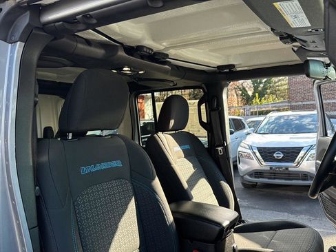 Used 2021 Jeep Wrangler Unlimited Islander image 37