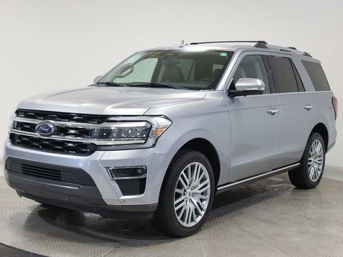 Used 2024 Ford Expedition Limited AWD/4WD image 3