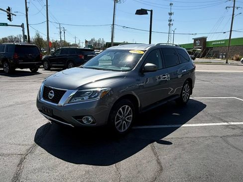 Used 2016 Nissan Pathfinder SV image 6