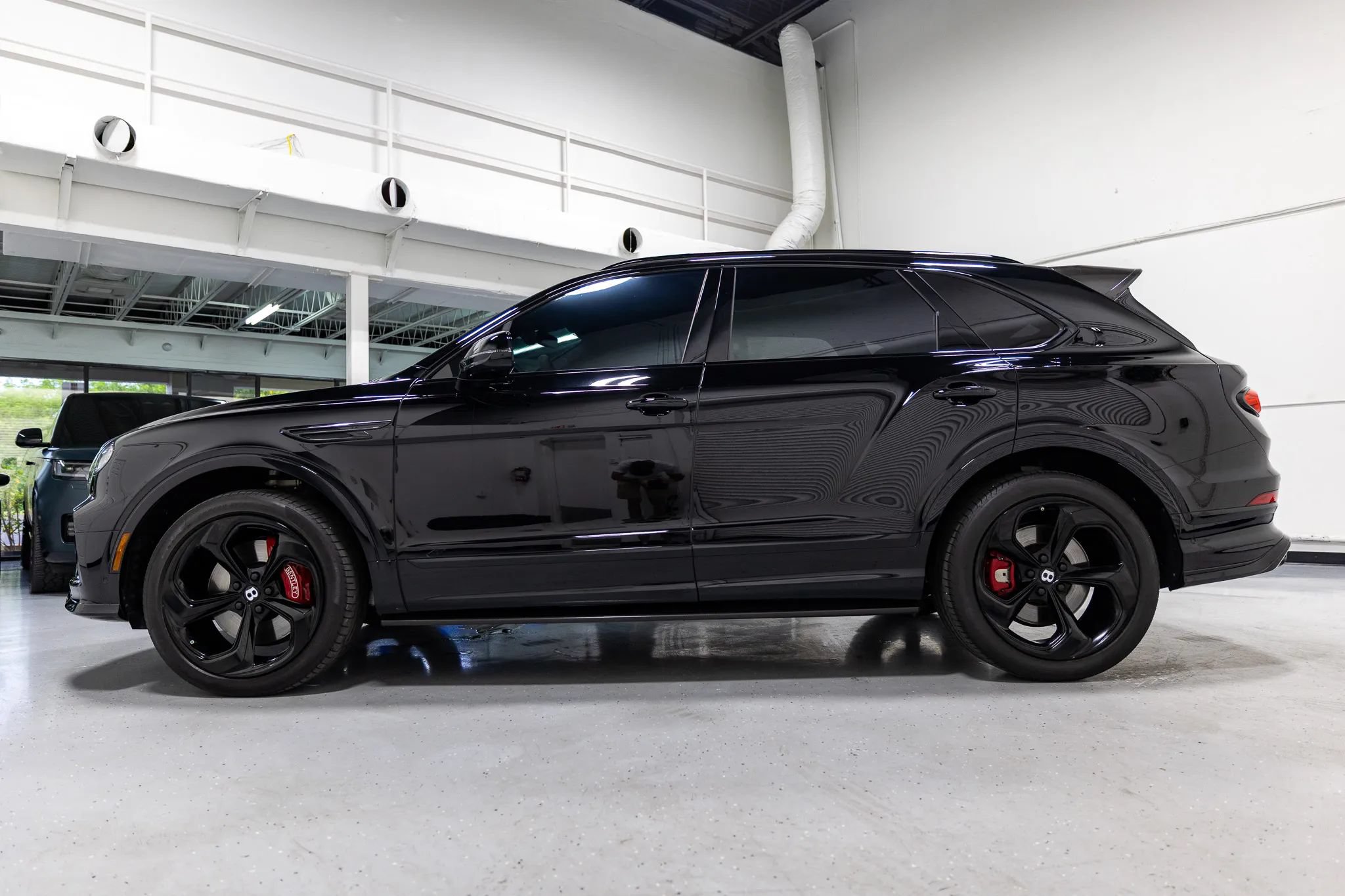 Used 2022 Bentley Bentayga AWD/4WD image 13
