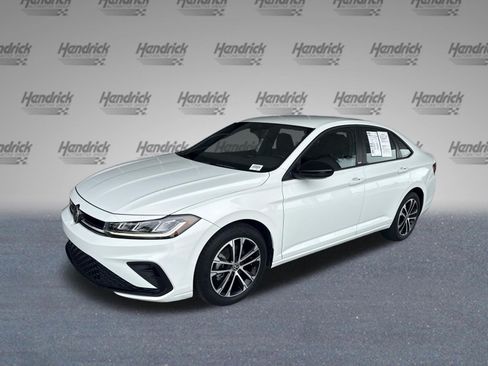 Used 2025 Volkswagen Jetta Sport FWD image 4