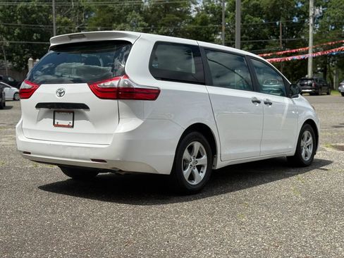 Used 2017 Toyota Sienna L FWD image 5