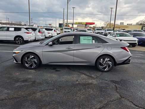 New 2026 Hyundai Elantra Limited FWD image 4