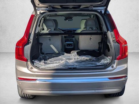 Certified 2025 Volvo XC90 B6 Plus w/ Protection Package Premier image 7