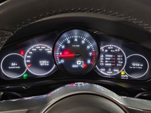 Used 2022 Porsche Cayenne S image 12