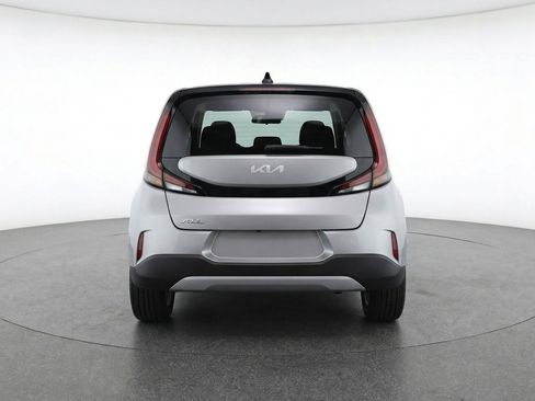 Used 2025 Kia Soul LX w/ LX Technology Package FWD image 7
