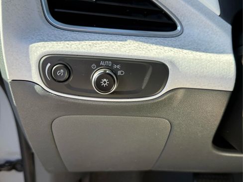 Used 2019 Chevrolet Bolt LT FWD image 22