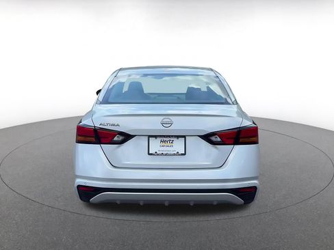 Used 2025 Nissan Altima 2.5 SV FWD image 11