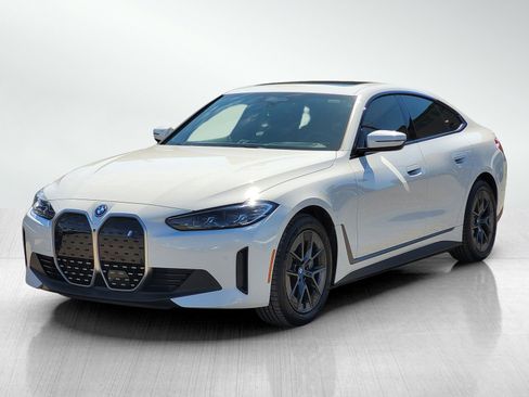 Used 2023 BMW i4 eDrive35 image 8