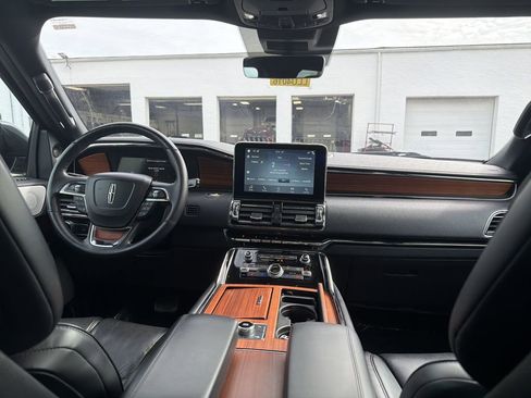 Used 2019 Lincoln Navigator Reserve w/ Cargo Package AWD/4WD image 19