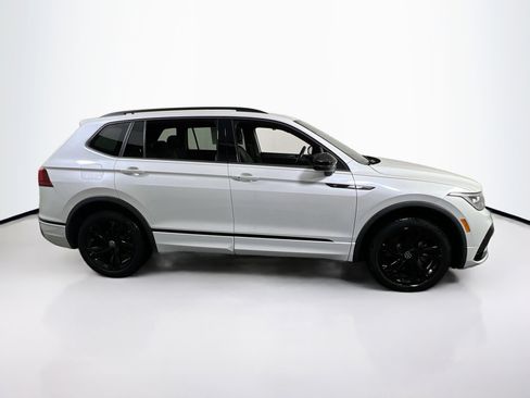 Used 2023 Volkswagen Tiguan SE R-Line image 4