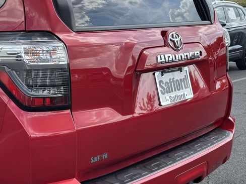 Used 2019 Toyota 4Runner SR5 AWD/4WD image 10