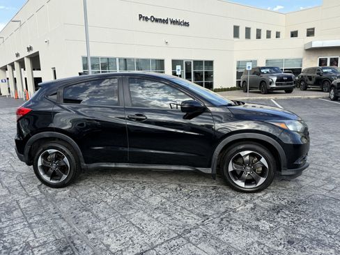 Used 2018 Honda HR-V EX image 8