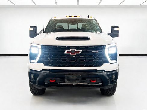 Used 2025 Chevrolet Silverado 2500 ZR2 w/ Technology Package AWD/4WD image 2