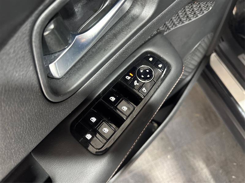 Used 2024 Nissan Ariya AWD image 33