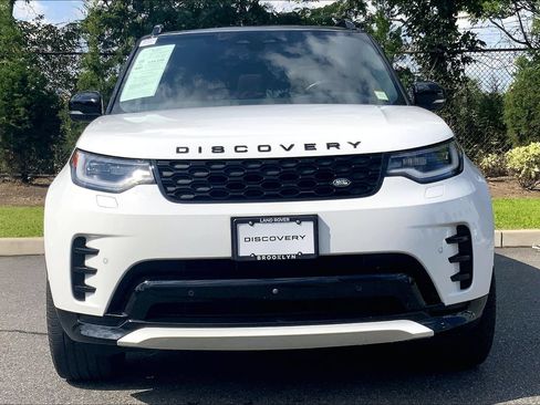 Used 2024 Land Rover Discovery Dynamic SE AWD/4WD image 2
