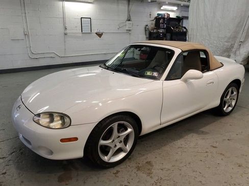 Used 2001 MAZDA MX-5 Miata image 32