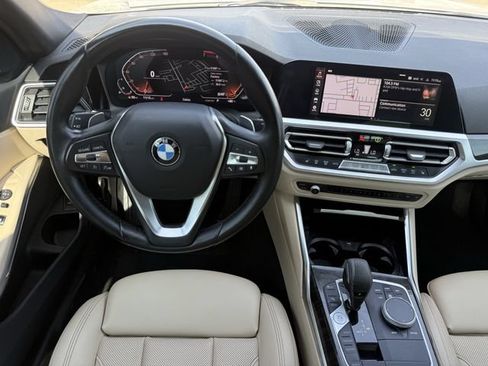 Used 2022 BMW 330i Sedan w/ Convenience Package RWD image 11