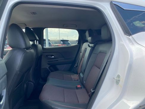 New 2025 Nissan Kicks SR image 14