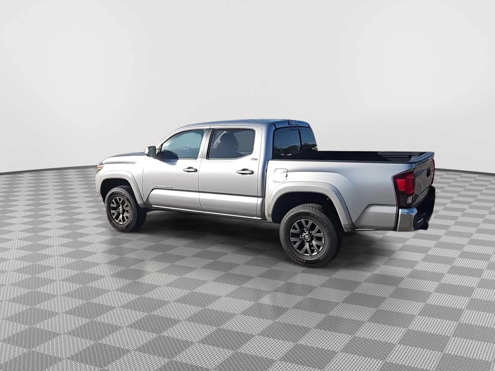 Used 2021 Toyota Tacoma SR5 RWD image 6