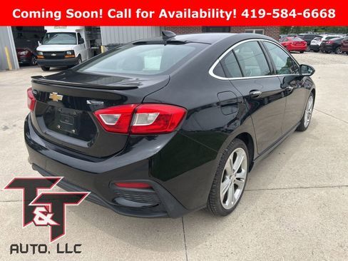 Used 2018 Chevrolet Cruze Premier w/ RS Package FWD image 4