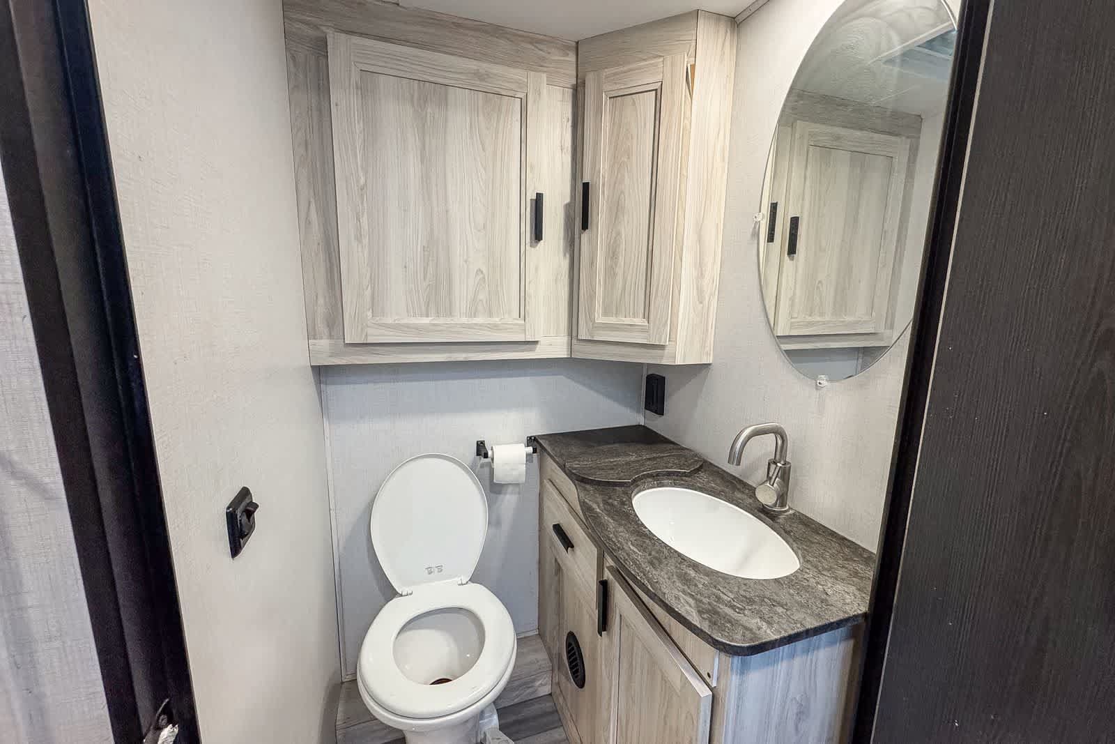 Used 2023 Ford E-450 and Econoline 450 Super Duty w/ Motorhome Prep Package RWD image 15