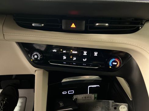 Used 2023 Buick Envision Preferred FWD image 19