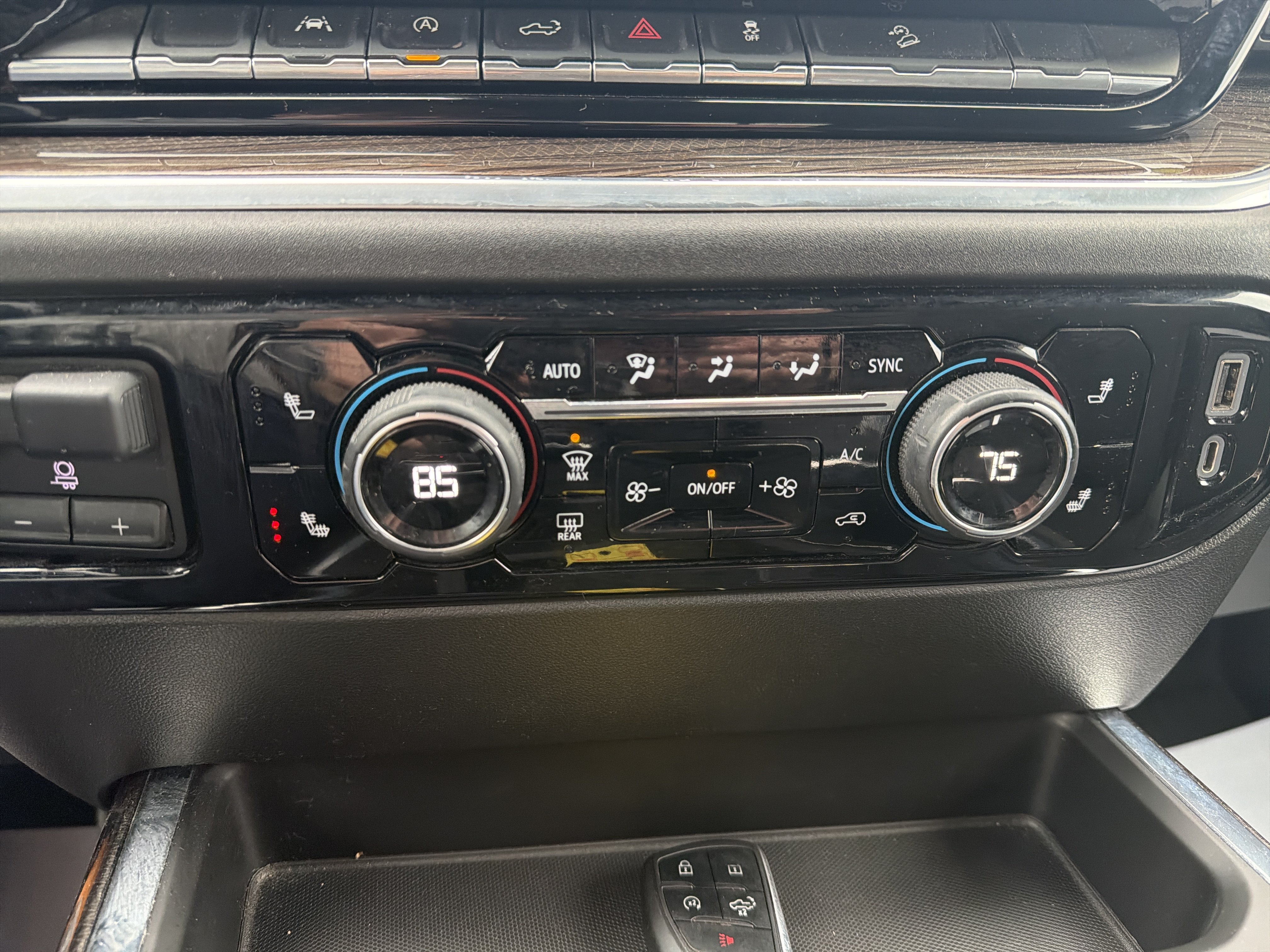 Used 2022 Chevrolet Silverado 1500 RST AWD/4WD image 3