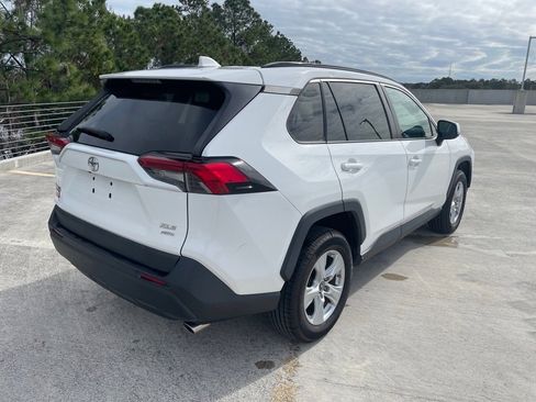 Used 2019 Toyota RAV4 XLE image 7