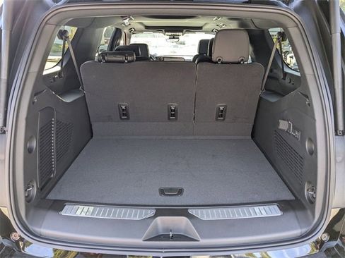 New 2026 Chevrolet Suburban High Country image 33