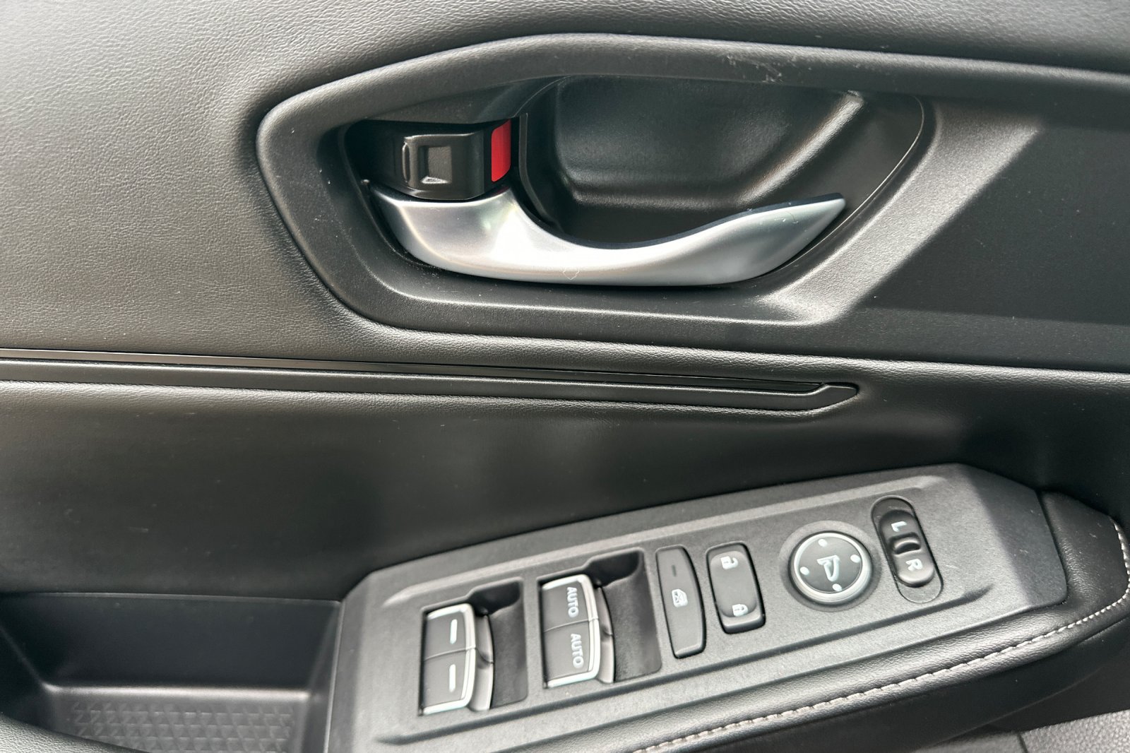 Used 2025 Honda Accord Sport image 11