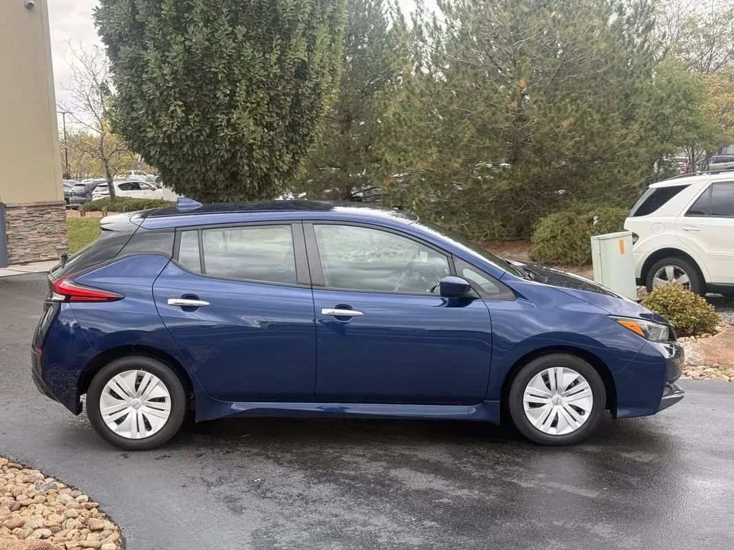 Used 2025 Nissan Leaf S FWD image 33