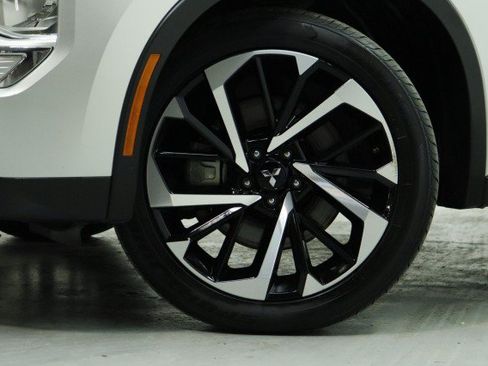 Used 2022 Mitsubishi Outlander SE AWD/4WD image 3