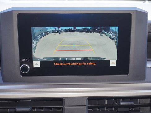 Certified 2025 Toyota Tacoma SR5 AWD/4WD image 14