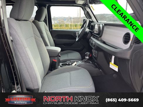 New 2025 Jeep Gladiator Sport AWD/4WD image 24