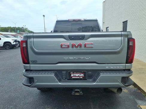 Used 2024 GMC Sierra 2500 Denali w/ Denali Reserve Package AWD/4WD image 4