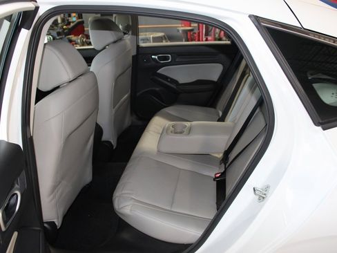 Used 2024 Honda Civic EX-L image 19