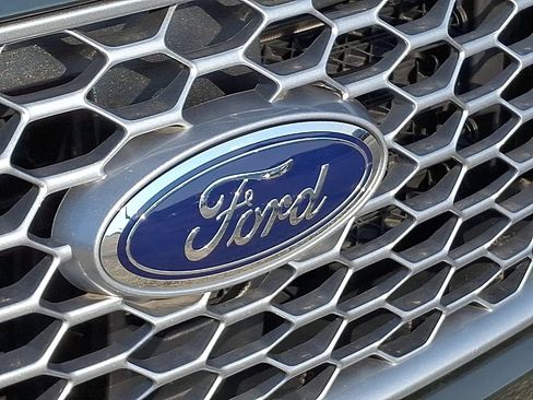 Used 2023 Ford Edge SEL w/ Convenience Package AWD/4WD image 9