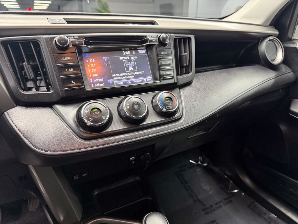 Used 2016 Toyota RAV4 LE FWD image 25