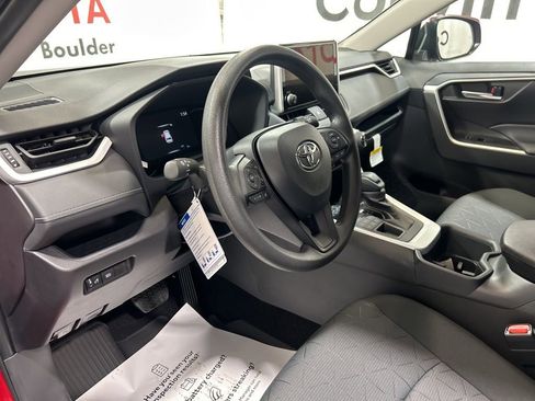 Used 2025 Toyota RAV4 XLE image 23