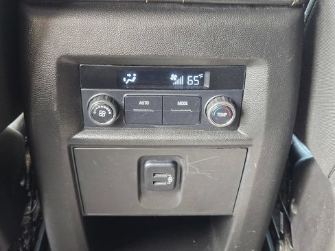 Used 2018 Chevrolet Traverse LT AWD/4WD image 28
