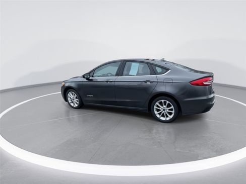 Used 2019 Ford Fusion SE image 6