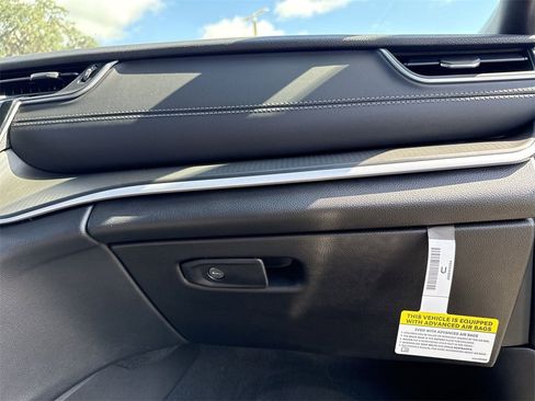 New 2025 Jeep Grand Cherokee L Laredo w/ Luxury Tech Group I image 31